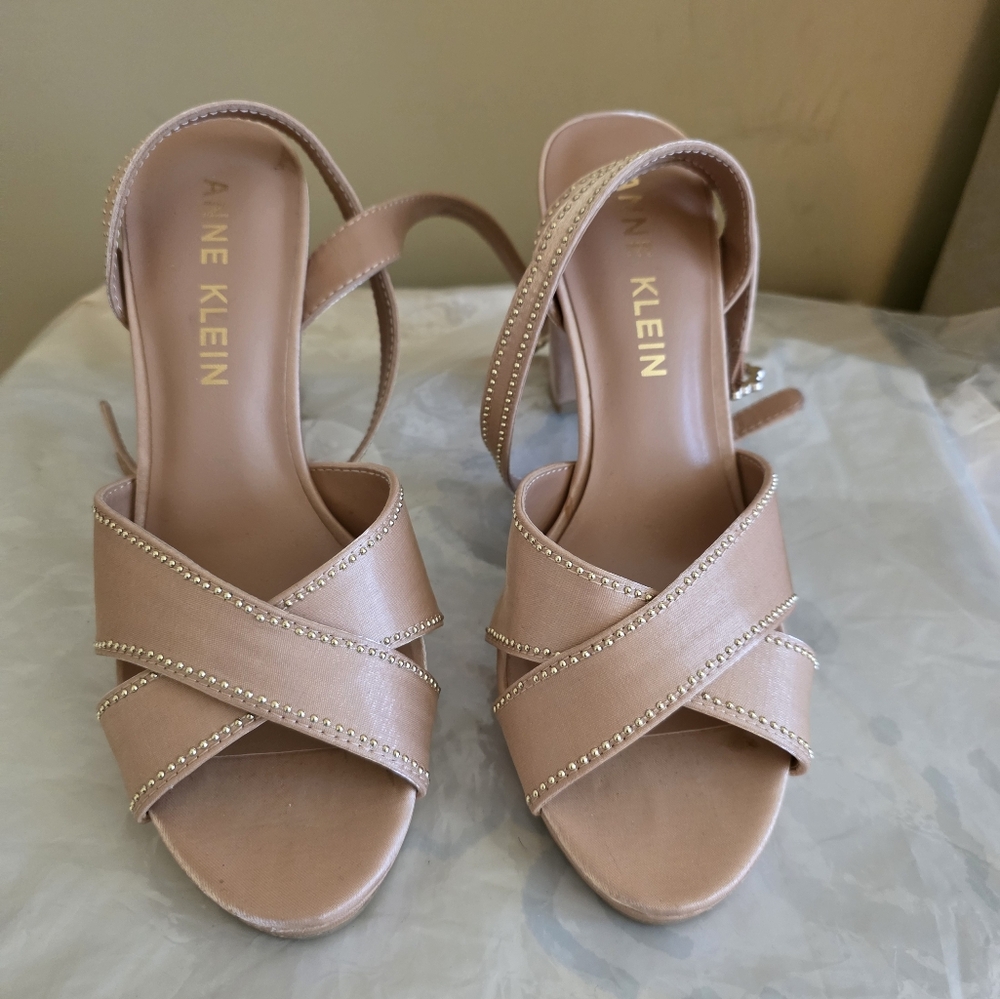 Anne Klein Pink Heeled Sandals with Cross-Strap Design